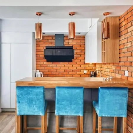 Close-central - One Bedroom With Balcony - Center - Sb12 Apartment